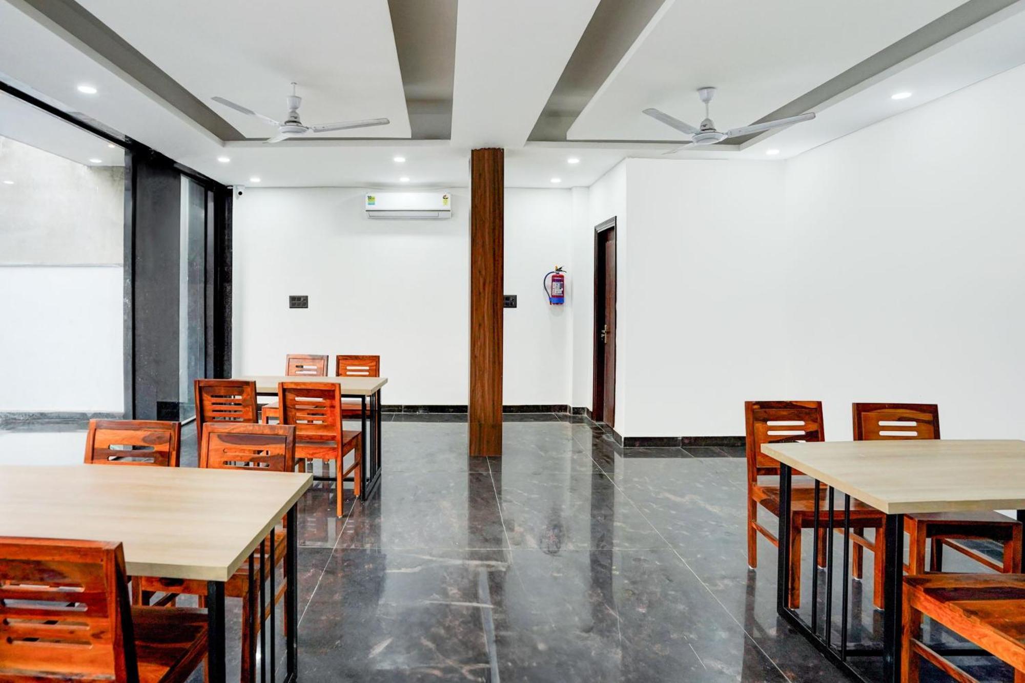 Super Collection O 63 A Noida Ξενοδοχείο Εξωτερικό φωτογραφία